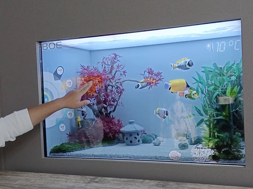 oled透明屏觸摸互動(dòng)魚(yú)缸-蘇州好奇數(shù)字科技