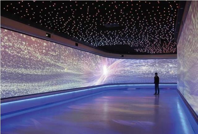 折幕投影融合技術(shù)-蘇州好奇數(shù)字科技有限公司