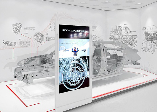 互動滑軌屏在產(chǎn)品發(fā)布會上的應用場景