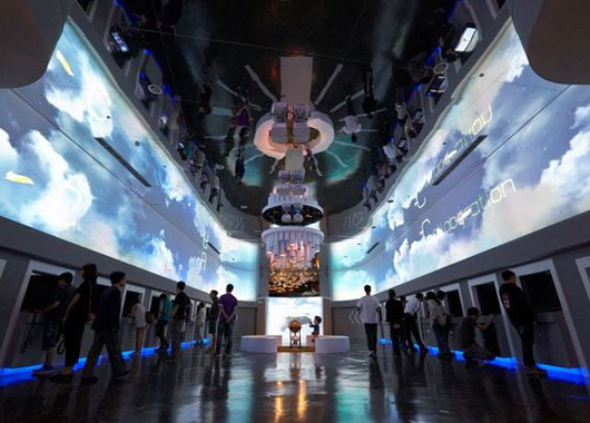 天幕投影在科技展廳的應(yīng)用場景-好奇數(shù)字科技